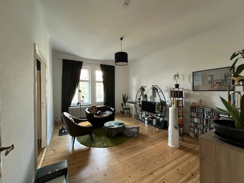 2 Zimmer Wohnung in Schöneberg Möbel werden noch geräumt Wohnung wird leer vermietet Küche bleibt — photo 1